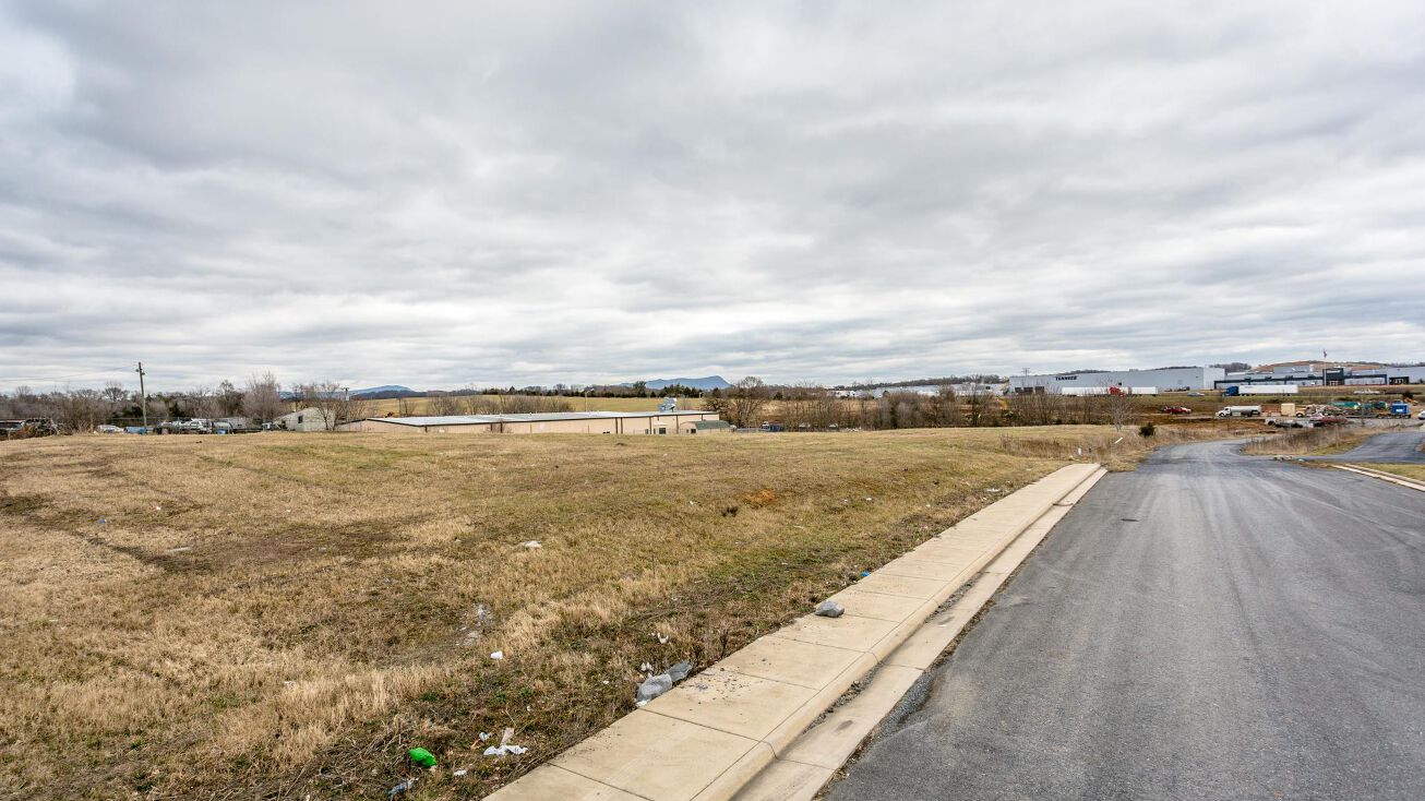 16 E Kaylor Park Drive, Harrisonburg, VA 22801