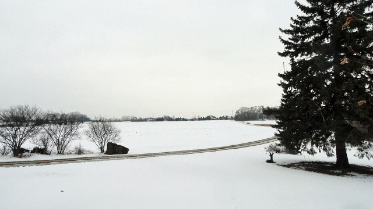 12828 5 1/2 Mile Rd, Caledonia, WI 53108