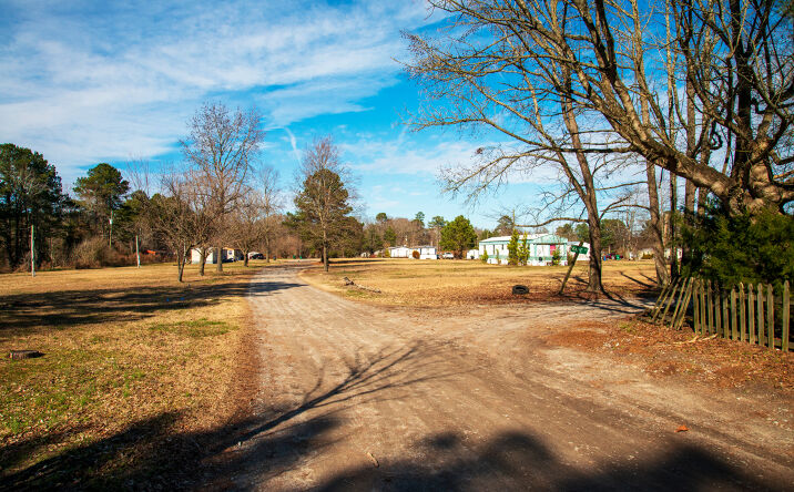 Pictures of Mobile Home Park property located at 1028 Roberts Ln, Williamston, NC 27892 for comps - image #1