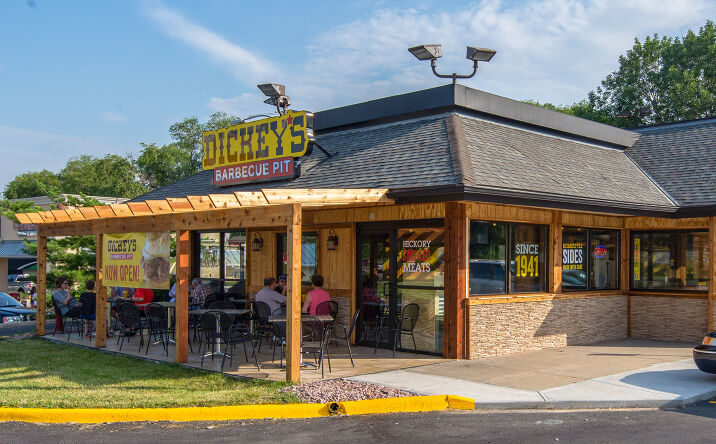 Pictures of Retail property located at 600 S 291 HWY, Liberty, MO 64068 for comps - image #1