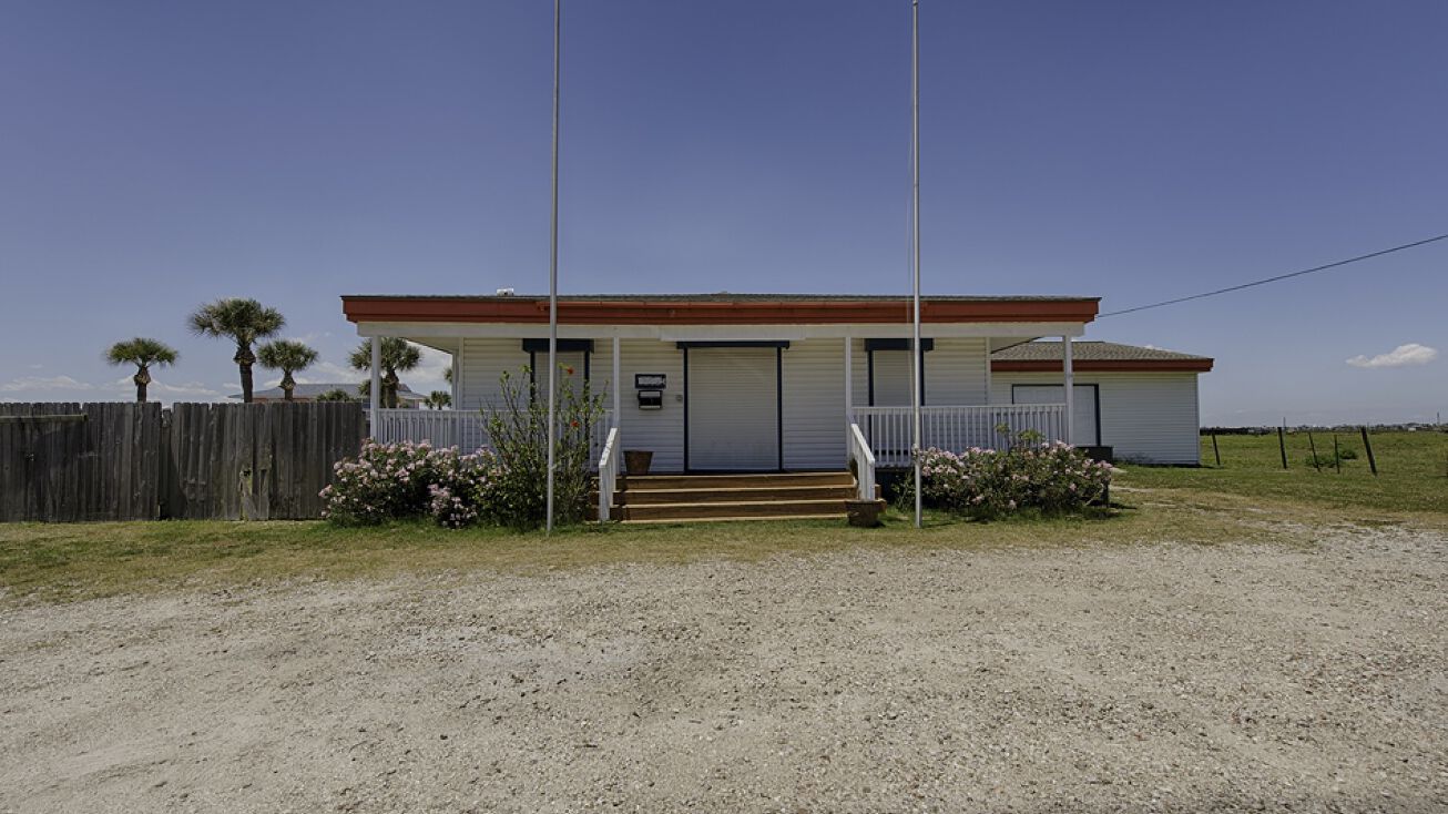 17614 TerminiSan Luis Pass Rd, Galveston, TX 77554 Office Property