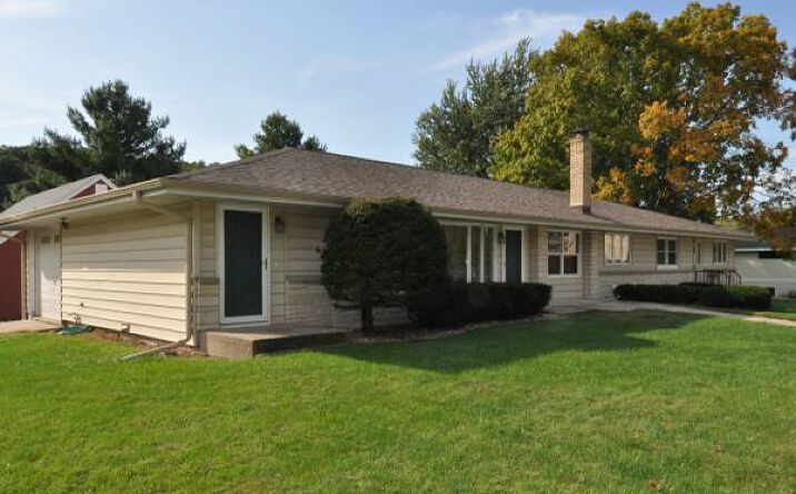 Pictures of Multifamily property located at 2905 - 2907 Esser St, Cross Plains, WI 53528 for comps - image #1