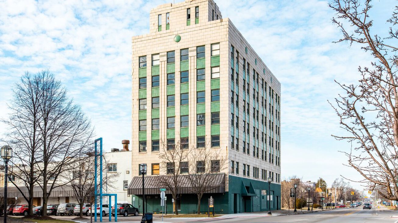 67 Cass Ave, Mt Clemens, MI 48043