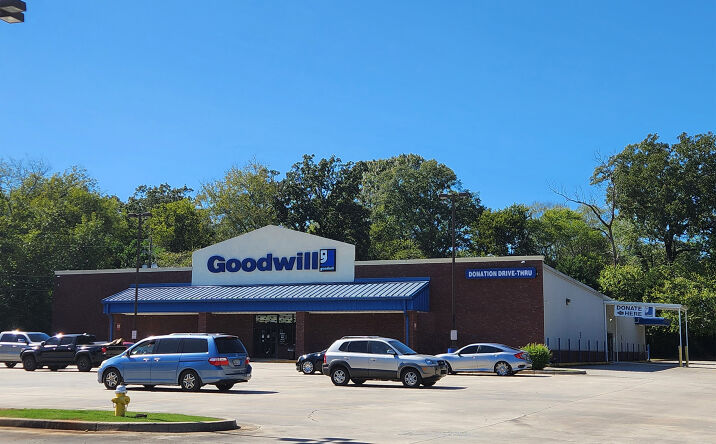 Pictures of Retail property located at 6109 Houston Rd, Macon, GA 31216 for sales - image #1