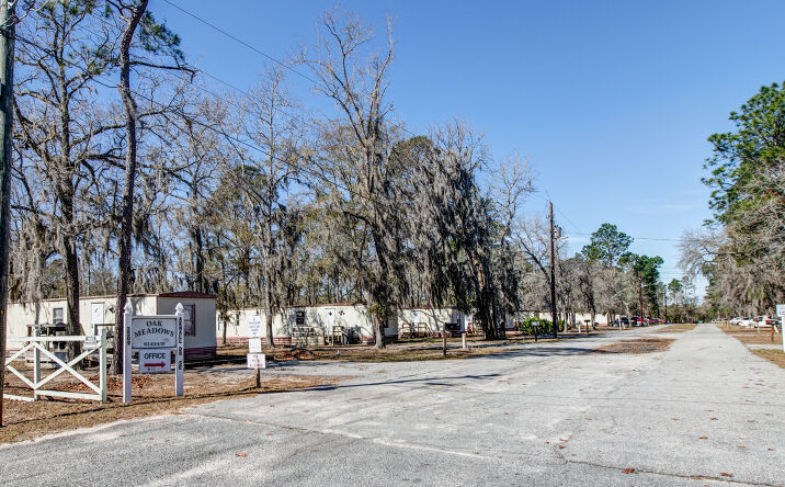 Pictures of Mobile Home Park property located at 3509 Arnall Dr, Allenhurst, GA 31301 for comps - image #1