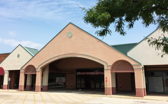 Pictures of Retail property located at 750 E Rand Rd, Arlington Heights, IL 60004 for comps - image #1