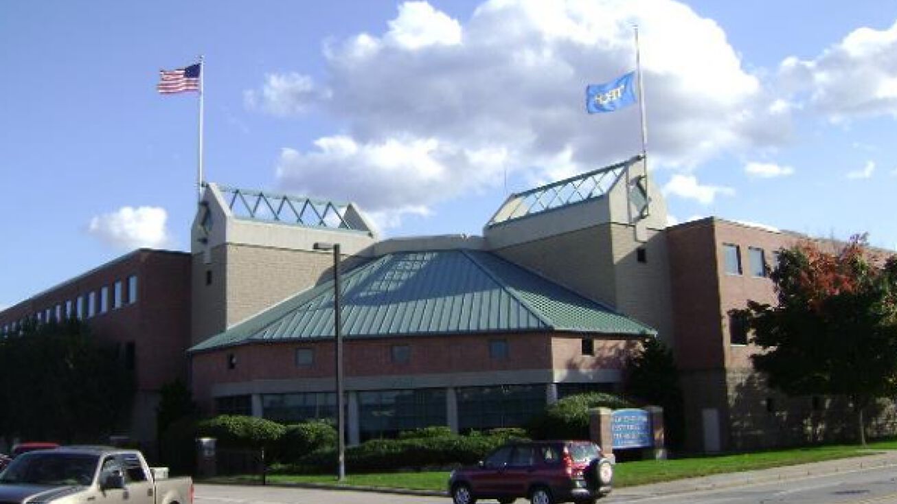 2480 Post Rd, Warwick, RI 02886