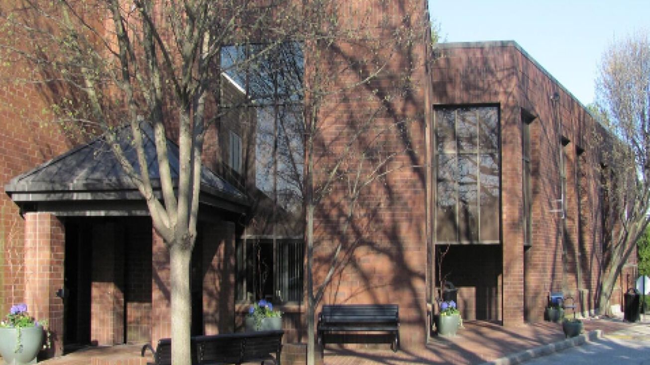 2518 Post Rd, Warwick, RI 02886