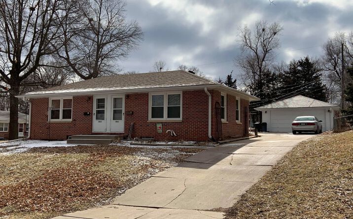 Pictures of Multifamily property located at 1501 S 29th St, 2861 Washington St, Lincoln, NE 68502 for comps - image #1