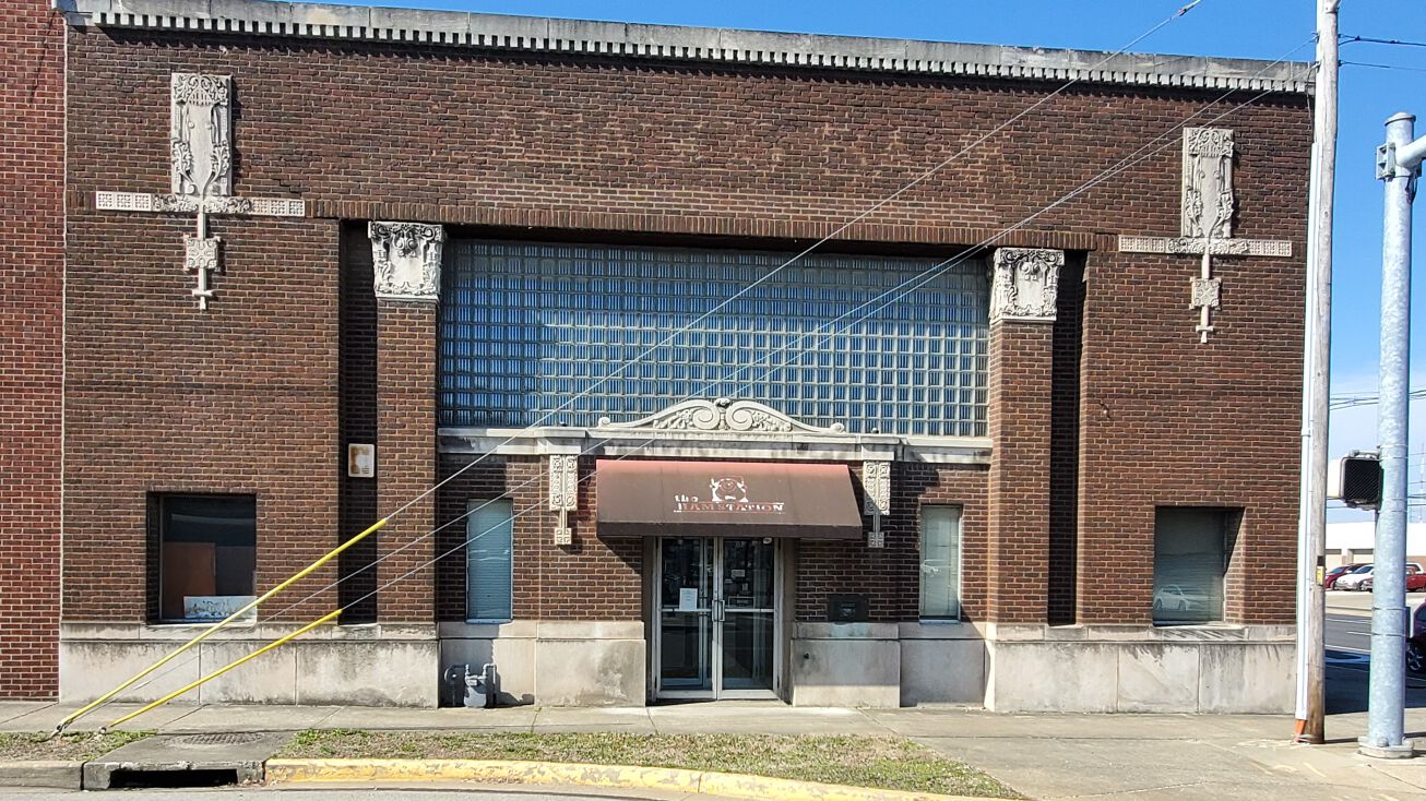 220 N Fulton Ave, Evansville, IN 47710