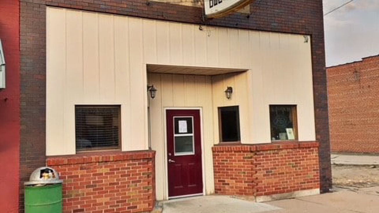 226 Center St, Howells, NE 68641