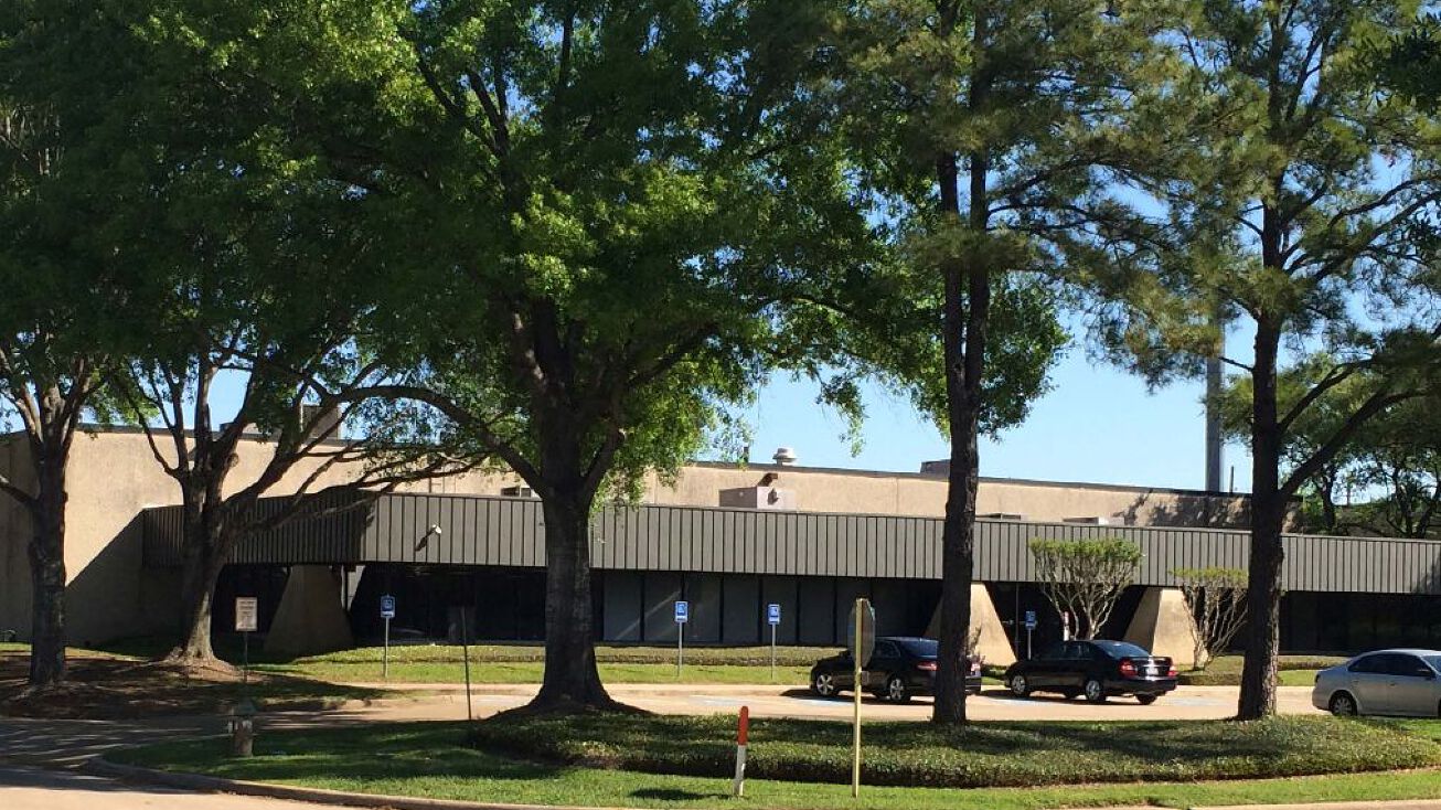 611 Lockhaven Drive, Houston, TX 77073