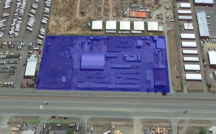 Pictures of Retail, Industrial property located at 6142 Crater Lake Ave, Central Point, OR 97502 for comps - image #1