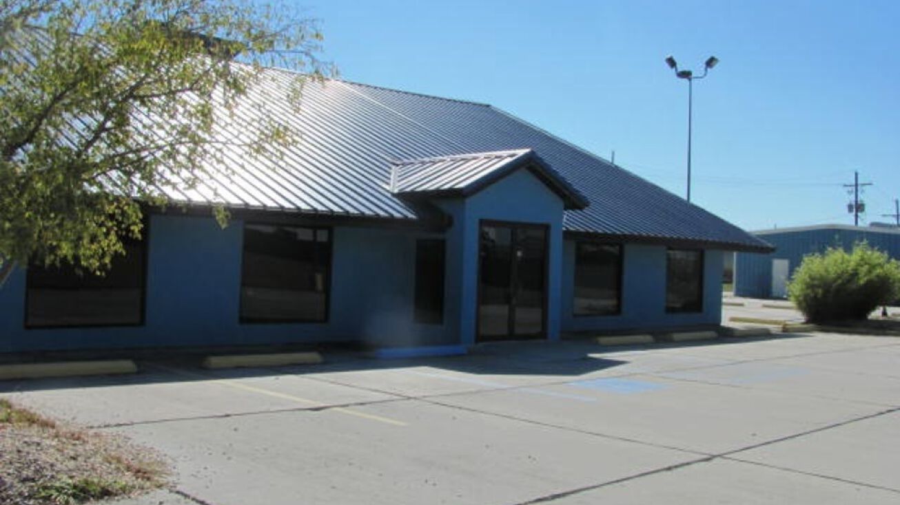Pictures of Retail, Office, Self Storage property located at 9892 E Main St, Houma, LA 70363 for sales - image #1