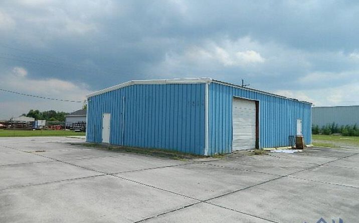 Pictures of Industrial property located at 9888 E Main St, Houma, LA 70363 for sales - image #1