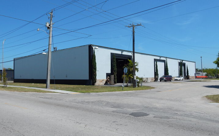 image of property at 16805 SW 97TH AVE Miami FL 33157-4301
