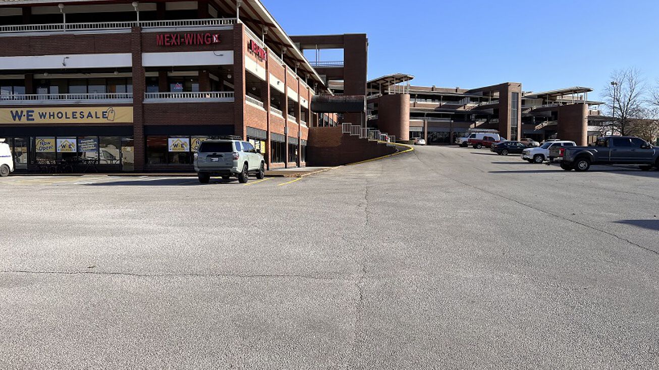 6925 Shallowford Rd, Chattanooga, TN 37421