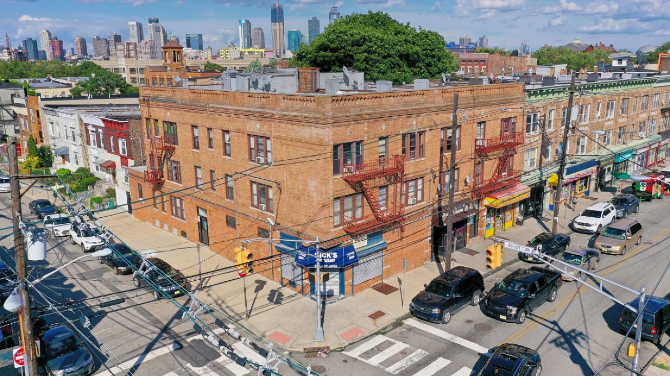 402 Communipaw Ave, Jersey City, NJ 07304