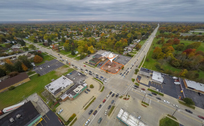 Pictures of Retail property located at 10601 W Pleasant Valley Rd, Parma, OH 44130 for comps - image #1