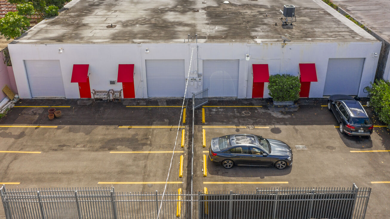 Pictures of Industrial property located at 280 NE 60th St, Miami, FL 33137 for sales - image #1