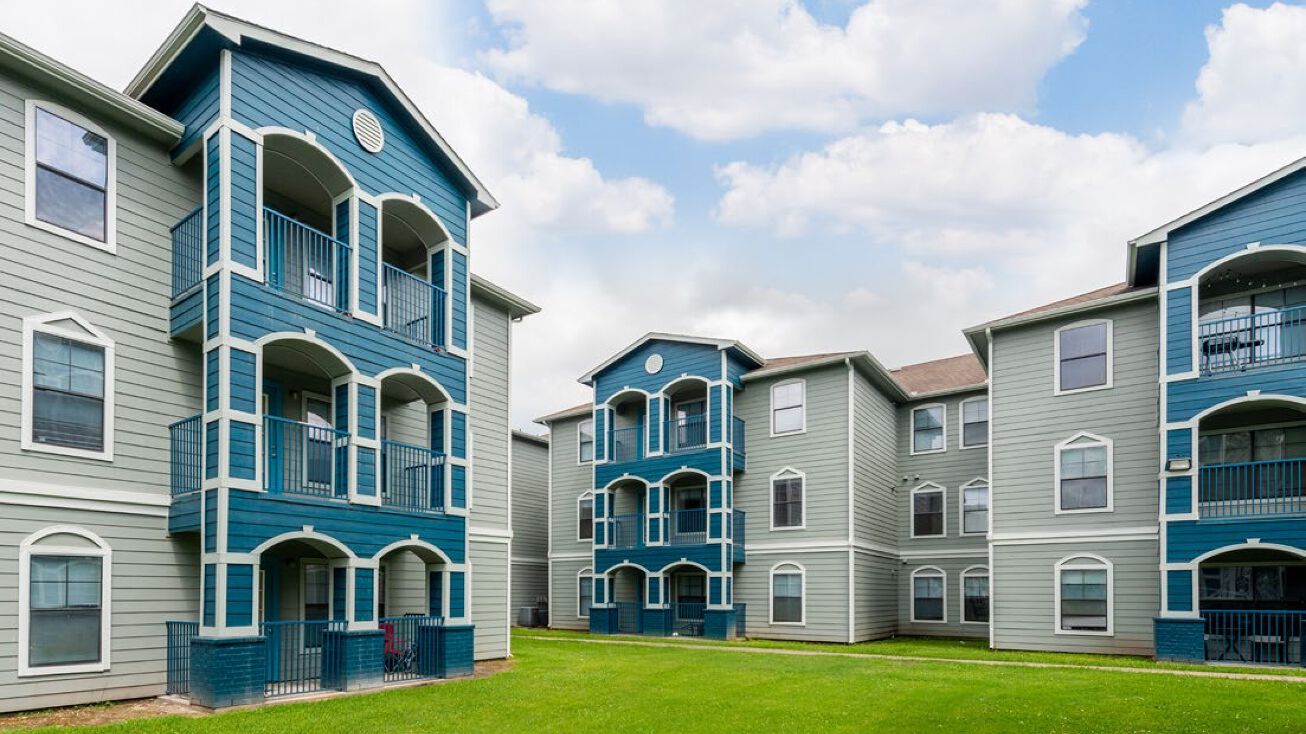 5230 S M L King Jr Pkwy, Beaumont, TX 77705 Multifamily Property for Sale