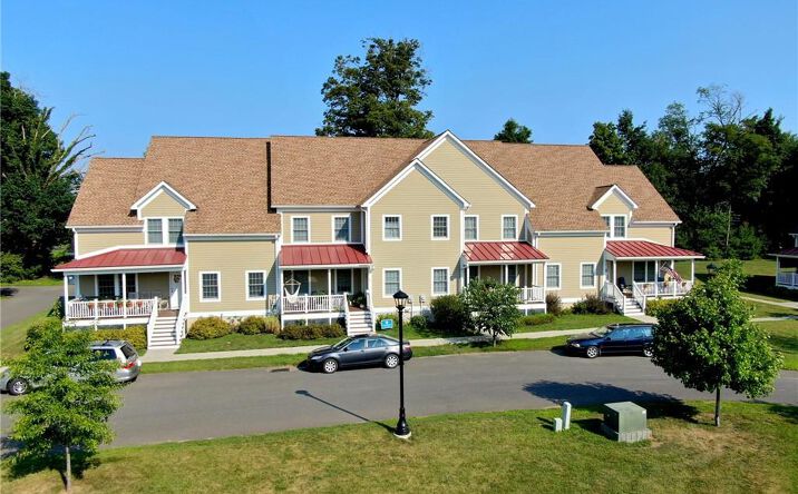 Pictures of Multifamily property located at 33 Firehouse Lane, Red Hook, NY 12571 for sales - image #1
