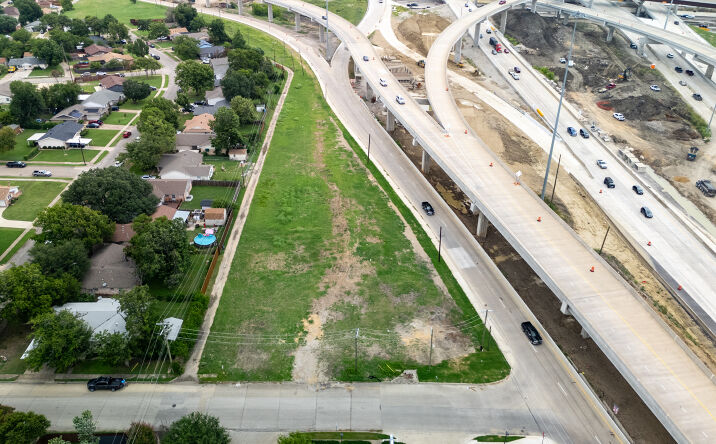 Pictures of Land property located at 2390 I-30, Mesquite, TX 75150 for sales - image #1