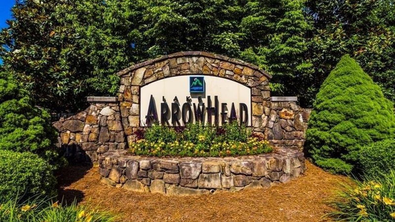 Lake Arrowhead Dr, Waleska, GA 30183