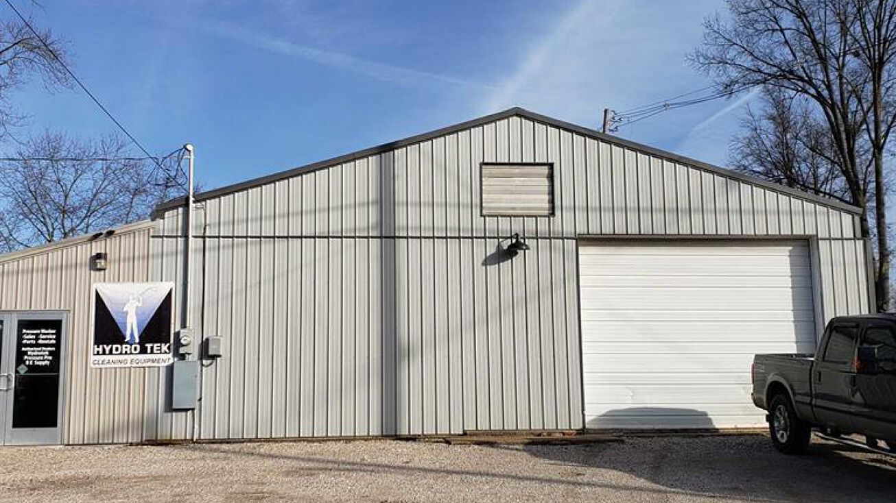 424 S 7th St, Boonville, IN 47601