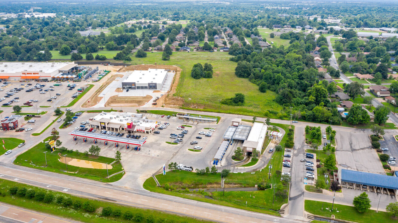 3000 Collegiate & Pine, Paris, TX 75460