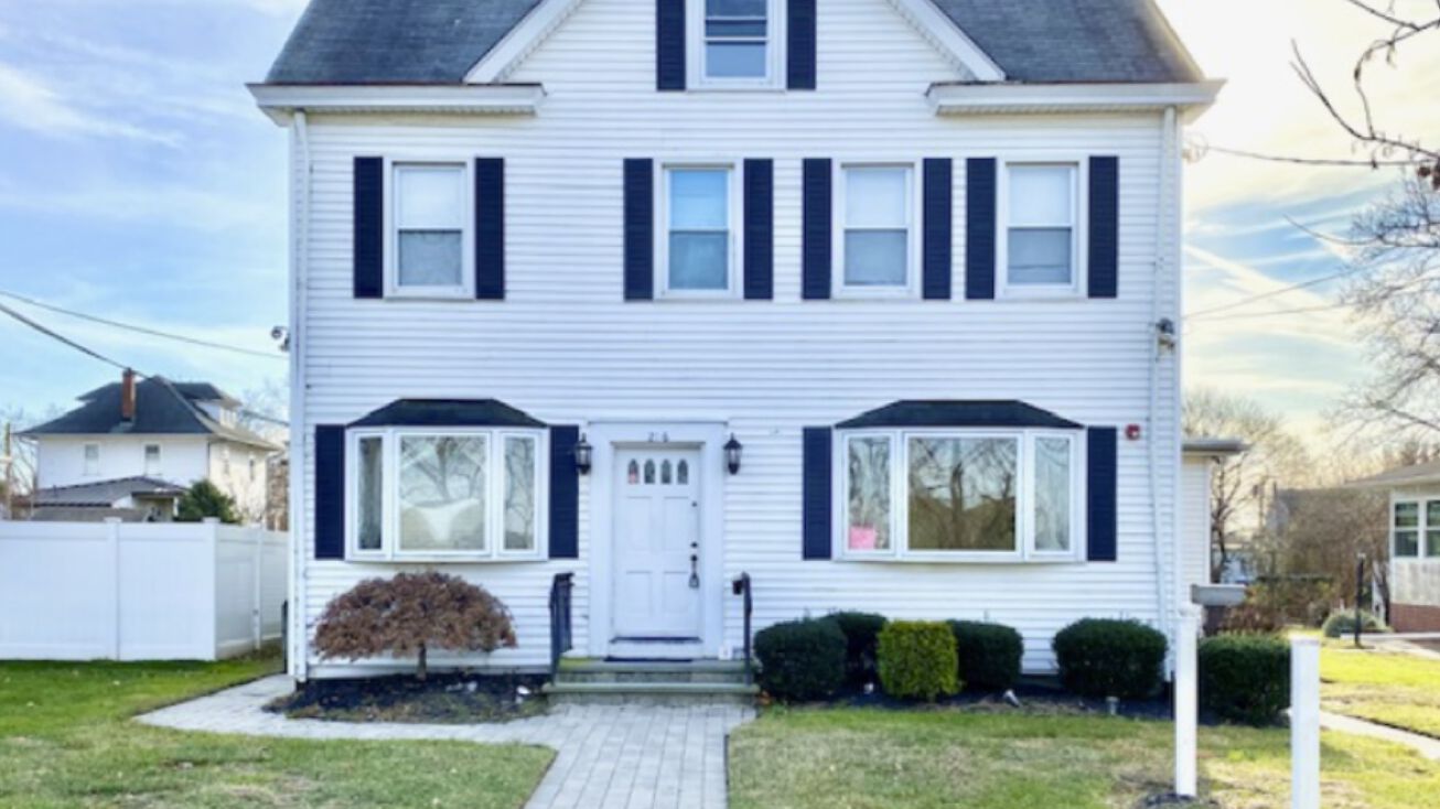 216 E Front St, Florence Township, NJ 08518