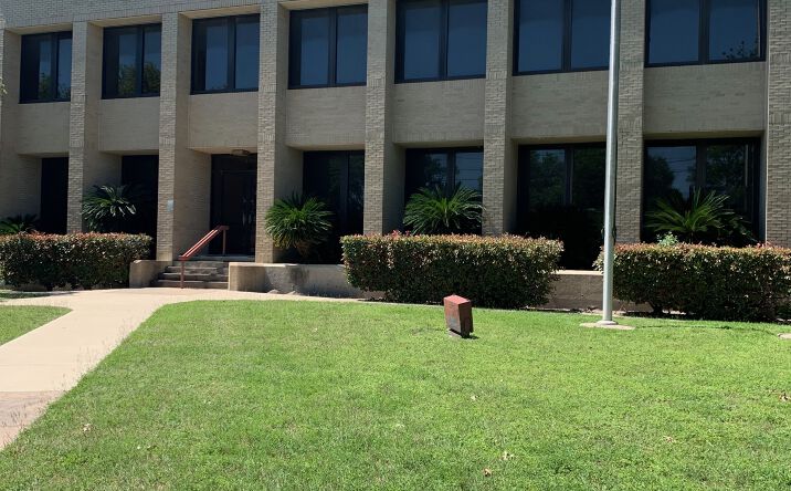 Pictures of Office property located at 401 E Washington Ave, Navasota, TX 77868 for sales - image #1