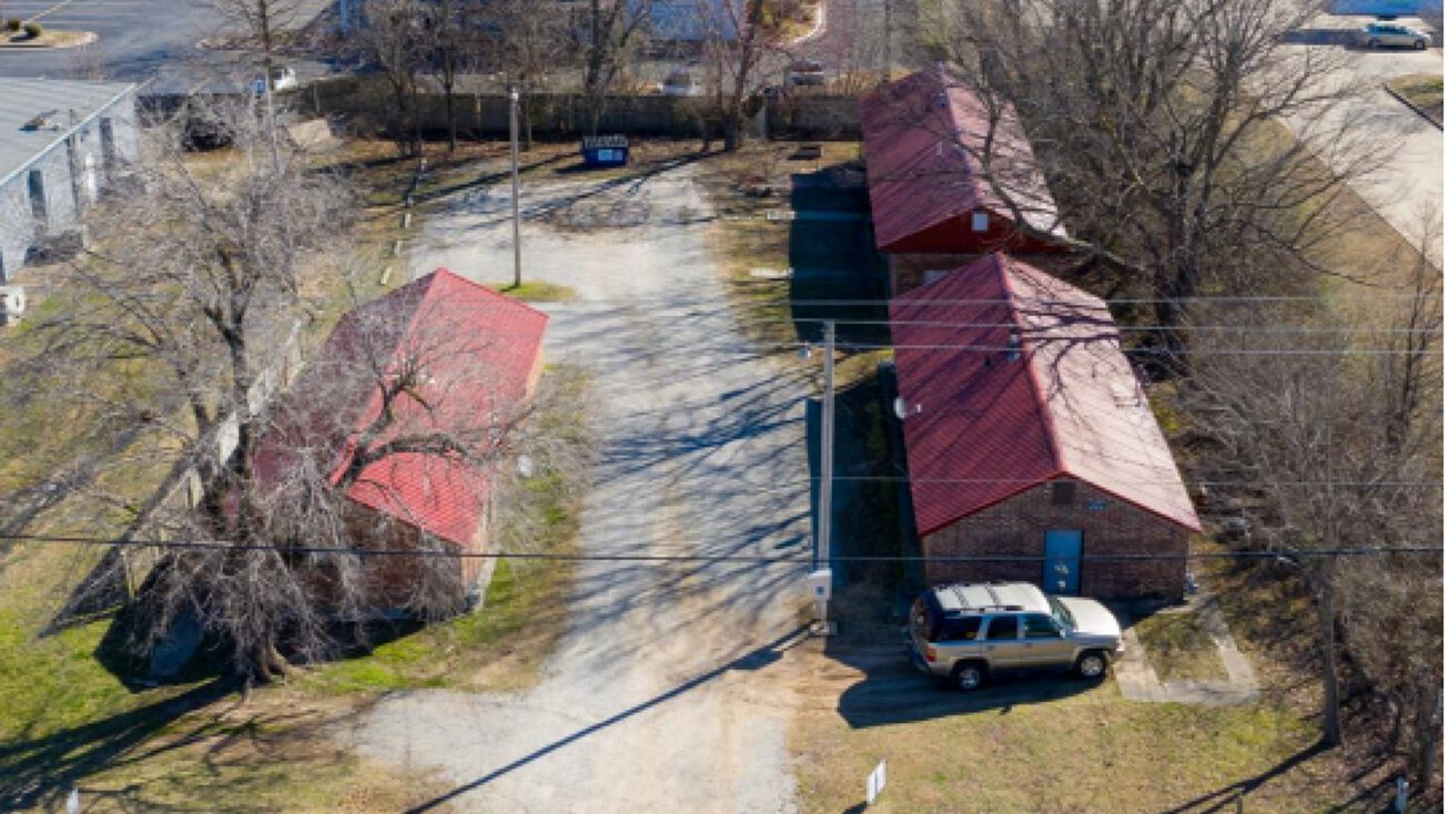 2001 Powell St, Springdale, AR 72764