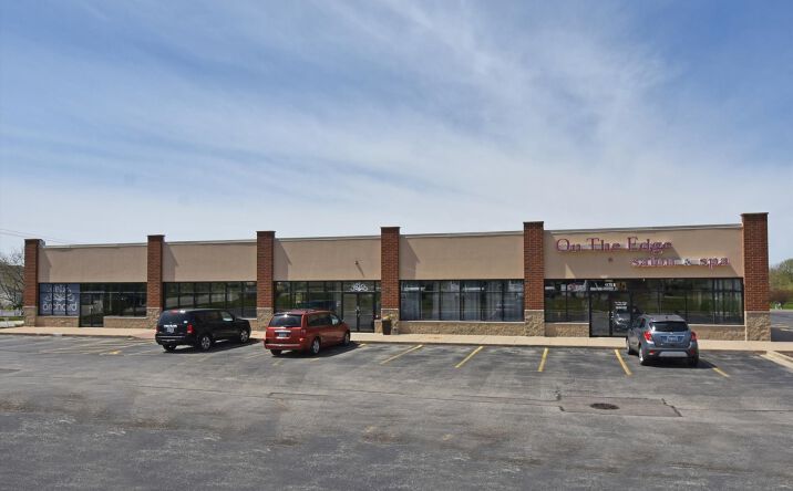 Pictures of Retail property located at 1175 Oak Street, North Aurora, IL 60542 for sales - image #1