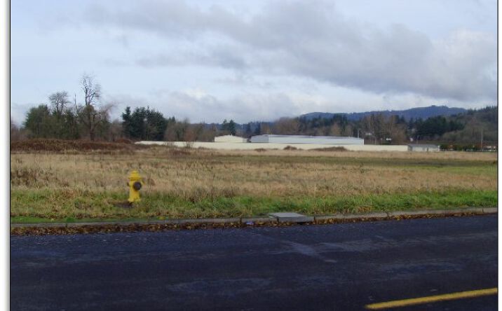Pictures of Land property located at 1000 Hazel St, Kelso, WA 98626 for sales - image #1