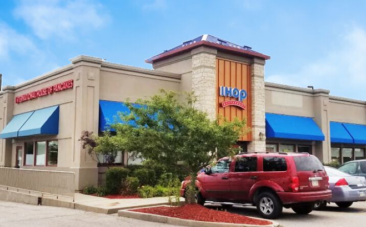 Pictures of Retail property located at 4707 N 72nd St, Omaha, NE 68134 for comps - image #1
