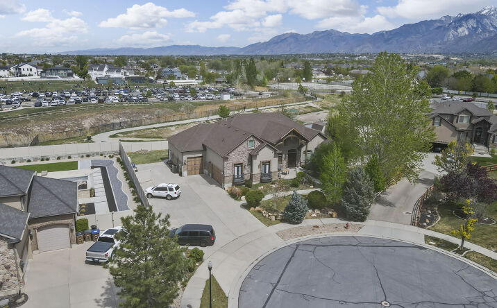 Pictures of Hospitality, Senior Living property located at 217 E Scenic Peak Cv, Draper, UT 84020 for sales - image #1