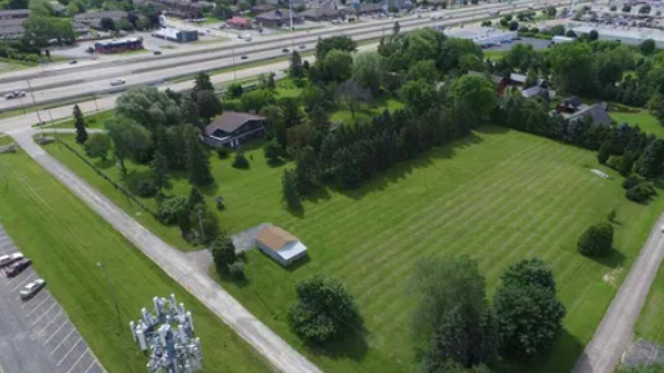 765 N Washburn St, Oshkosh, WI 54904