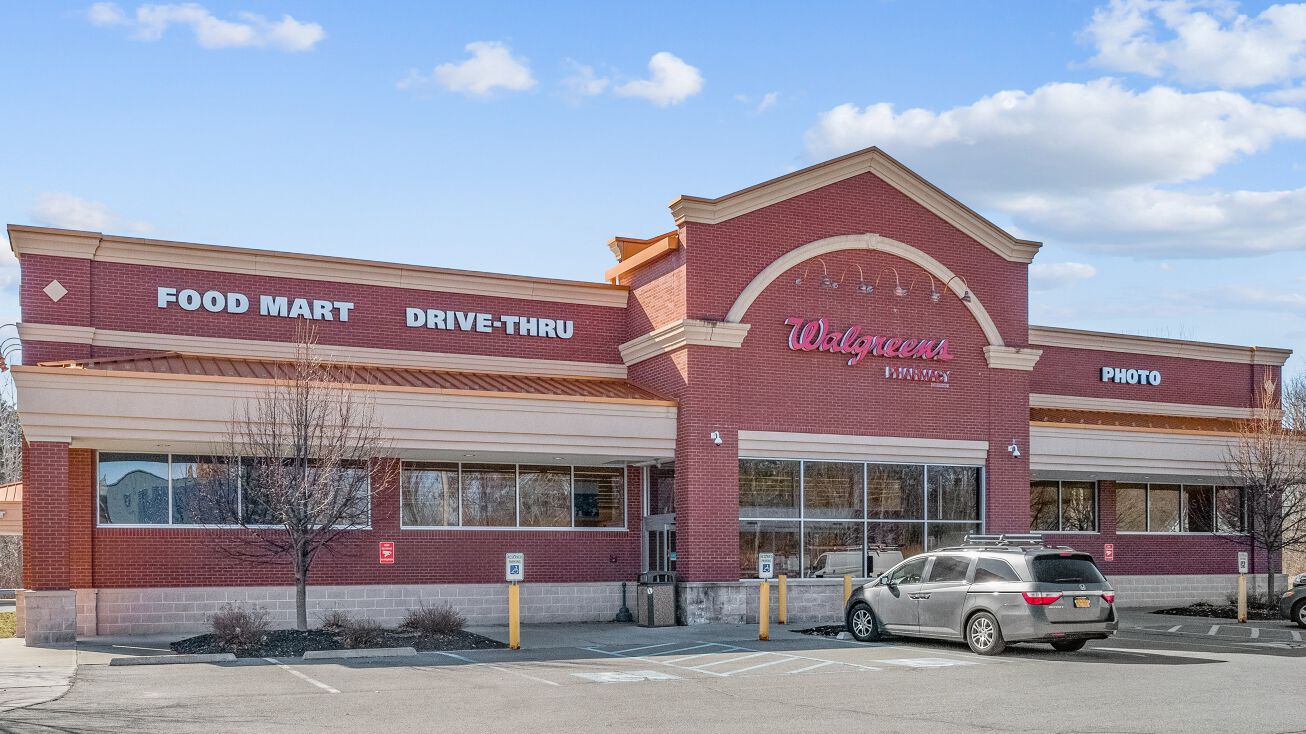 27 Round Lake Rd, Ballston Lake, NY 12019