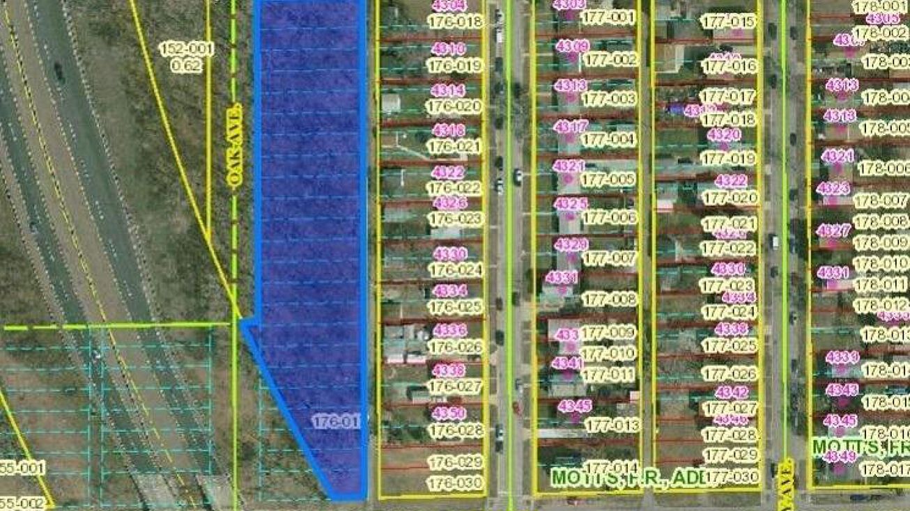 931 Huehn St, Hammond, IN 46327