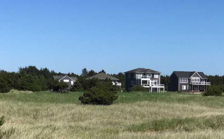 Pictures of Land property located at 211 Pioneer Rd W, Long Beach, WA 98631 for sales - image #1