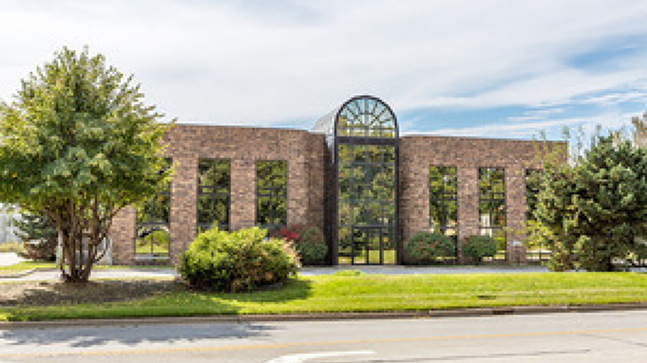 1221 175th St, Homewood, IL 60430