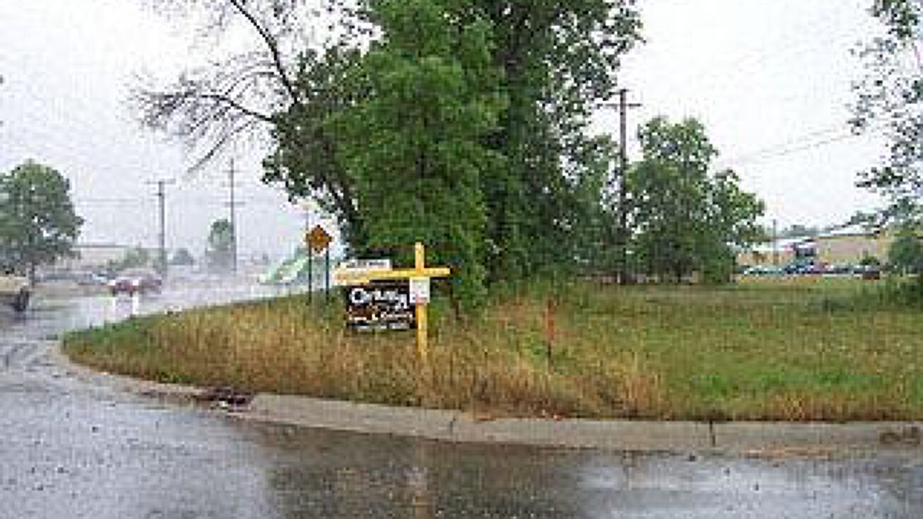 Van Dyke Rd, Almont, MI 48003