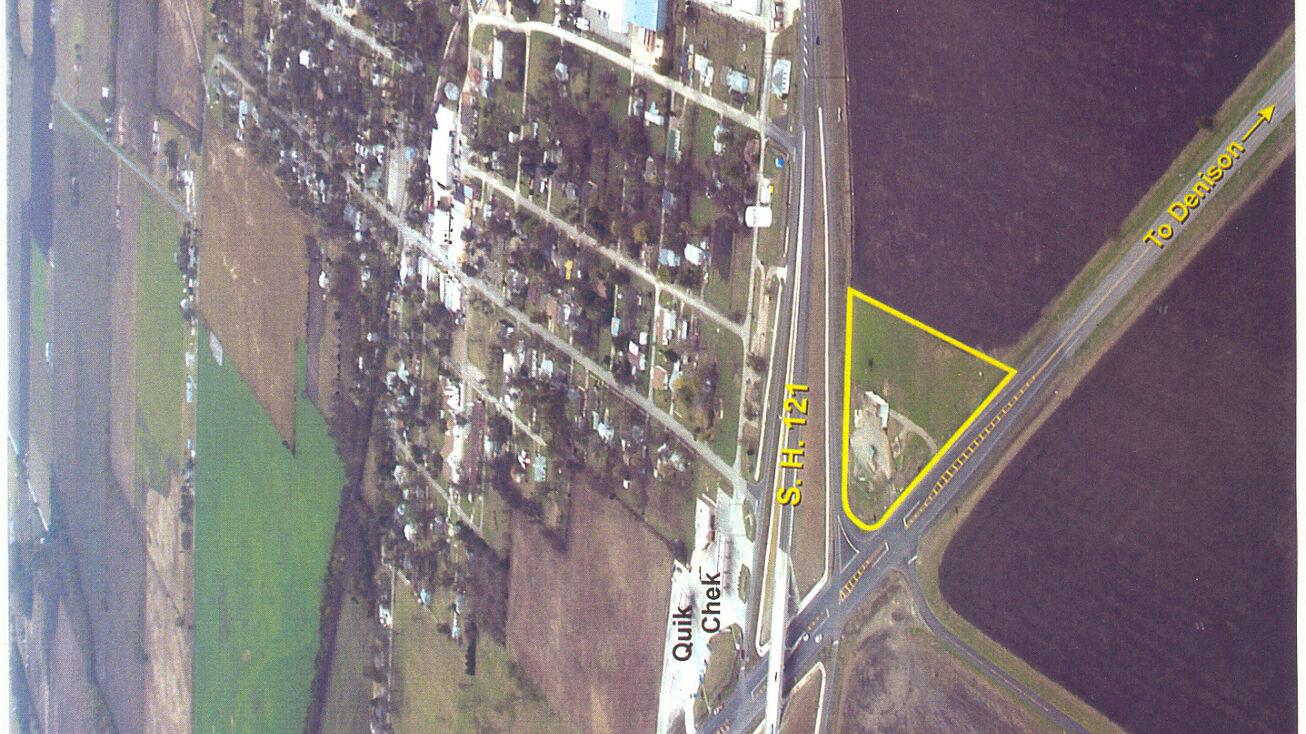 N/W corner of Hwy 121 and Hwy 69 in Fannin County, Trenton, TX 75490