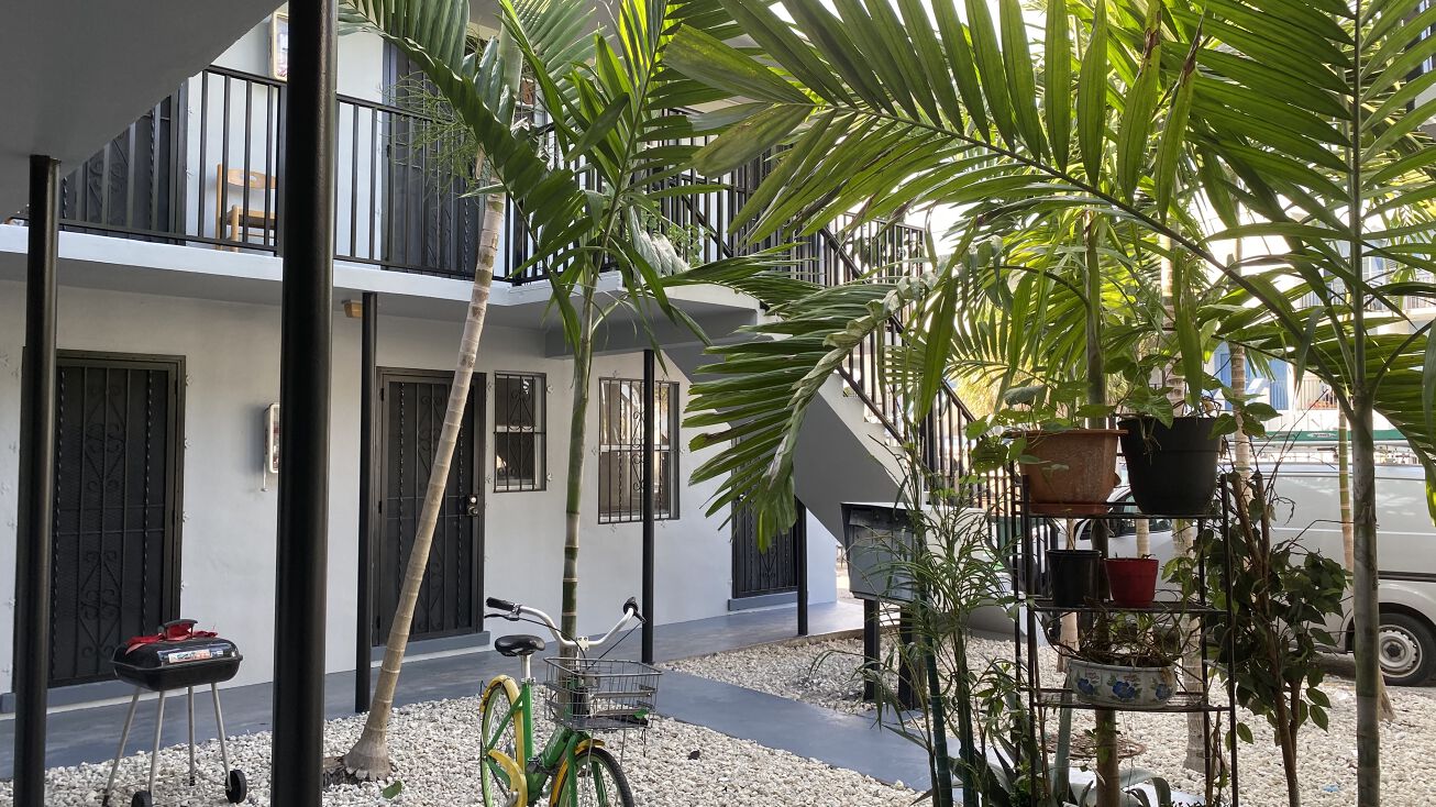 1410 NW 61st St, Miami, FL 33142