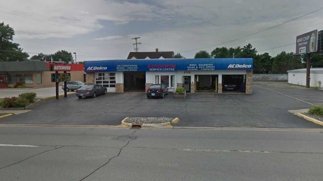 2725 Bay Rd, Saginaw, MI 48603