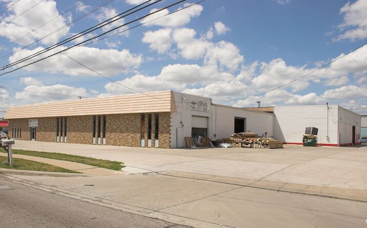 Pictures of Industrial property located at 15555 - 15651 12 Mile Road, Roseville, MI 48066 for sales - image #1