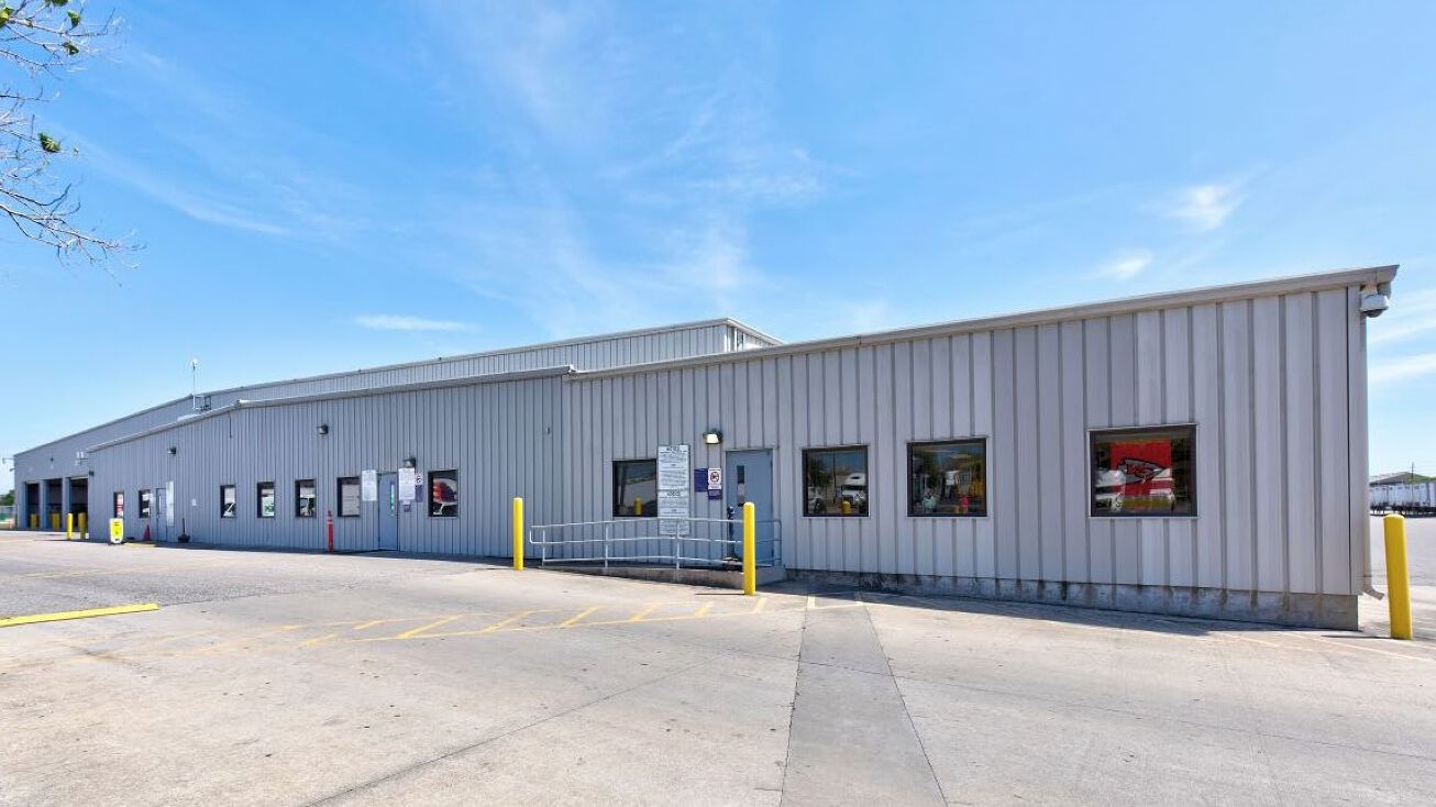 6410 W. Sam Houston Pkwy. N, Houston, TX 77041 - Office Property for Sale - FedEx Ground Building