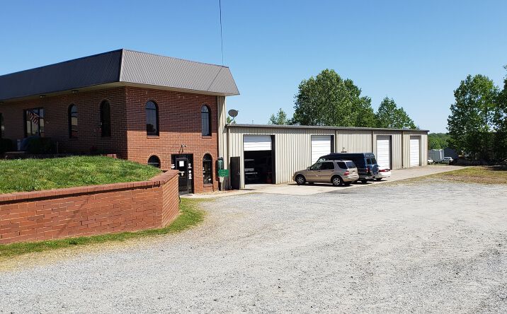 image of property at 207 PERFORMANCE RD Mooresville NC 28115-9591