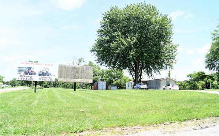 Pictures of Industrial property located at 1426 W Hwy 50, Linn, MO 65051 for sales - image #1